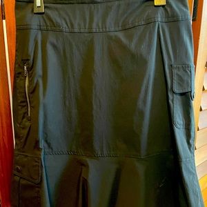 Royal Robbins tech skirt, size 4. Never worn, perfect condition!